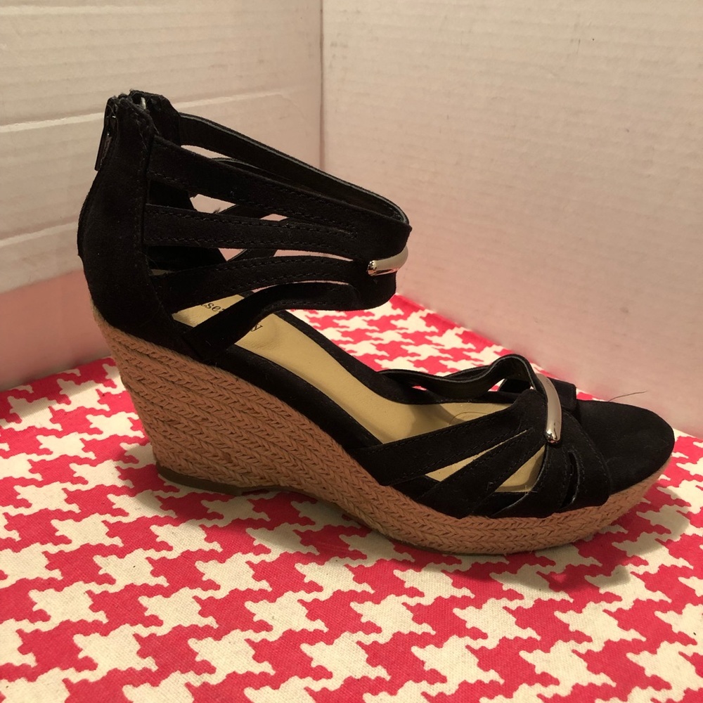 Sole Sensibility Tallie Wedges